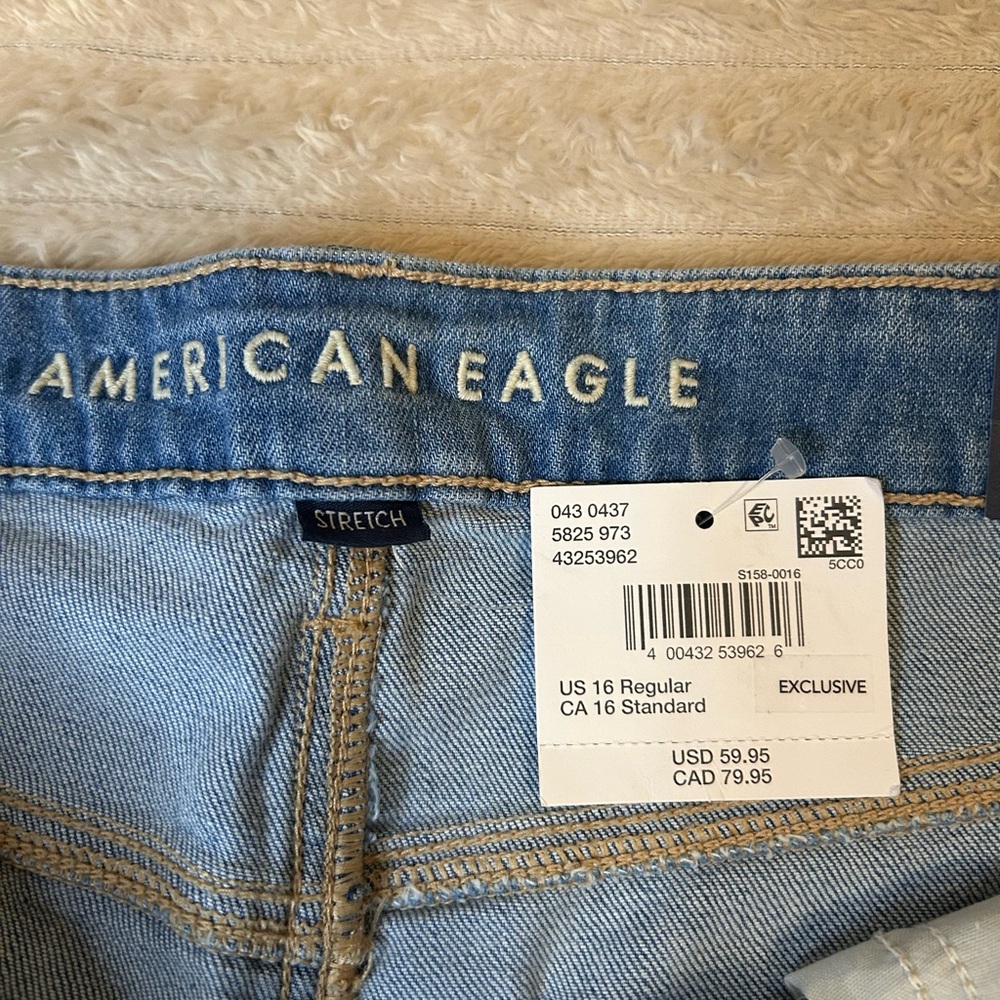 American Eagle Low Rise Dreamy Drape Jeans - Picture 10 of 11